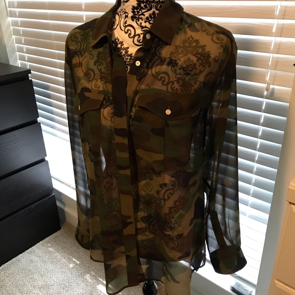 ❤️SOLD ❤️Banana Republic blouse